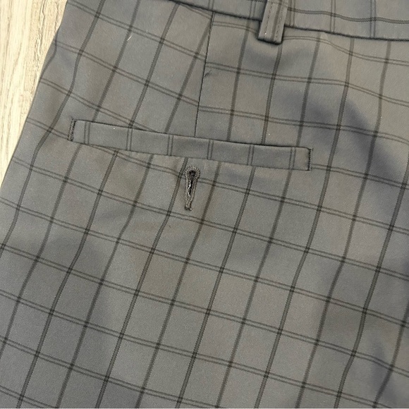 (*) Haggar Mens Dark Grey Plaid Shorts Golf Dress Size Flat Front size 38 - Picture 3 of 5